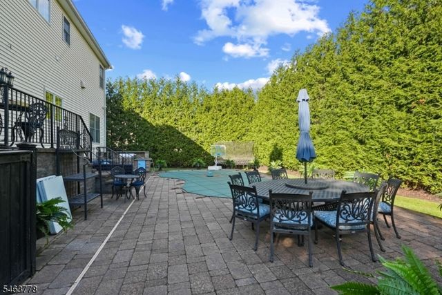 5 Nalesnik Dr, Fairfield Twp., NJ 07004