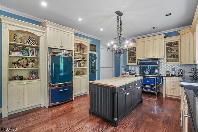 5 Nalesnik Dr, Fairfield Twp., NJ 07004