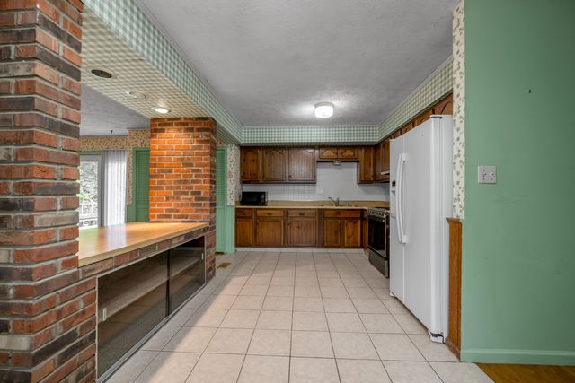 1282 Narragansett Park, Lexington, KY 40517