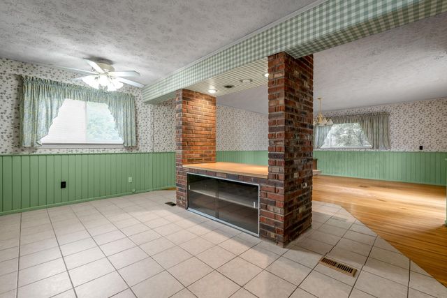 1282 Narragansett Park, Lexington, KY 40517