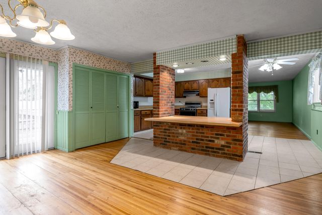 1282 Narragansett Park, Lexington, KY 40517
