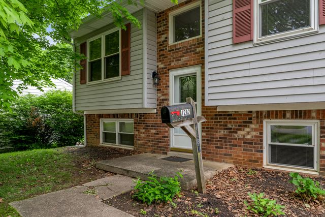 1282 Narragansett Park, Lexington, KY 40517