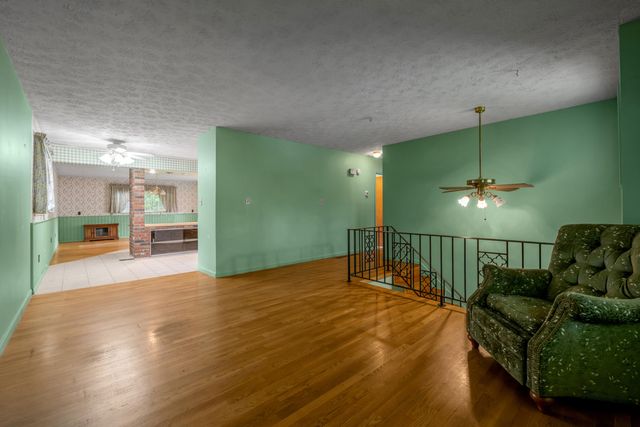 1282 Narragansett Park, Lexington, KY 40517