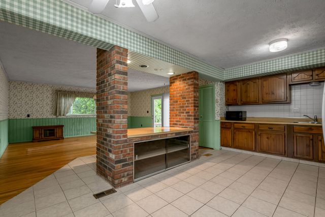 1282 Narragansett Park, Lexington, KY 40517