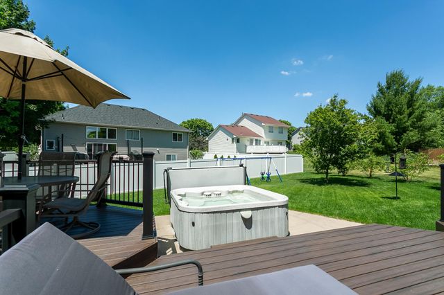 247 Pendryn Hill Circle, Woodbury, MN 55125