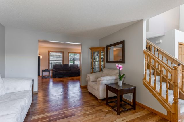 247 Pendryn Hill Circle, Woodbury, MN 55125