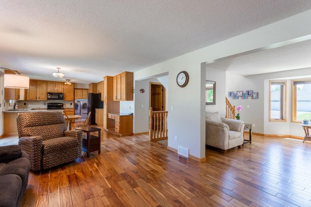 247 Pendryn Hill Circle, Woodbury, MN 55125
