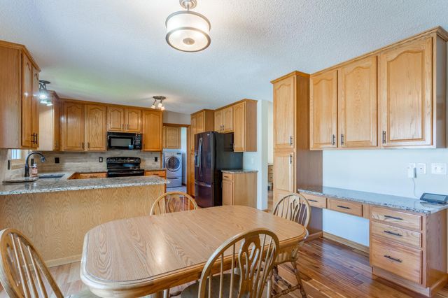 247 Pendryn Hill Circle, Woodbury, MN 55125