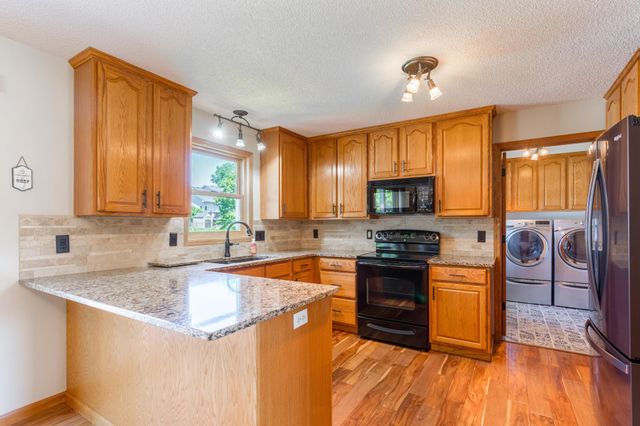 247 Pendryn Hill Circle, Woodbury, MN 55125