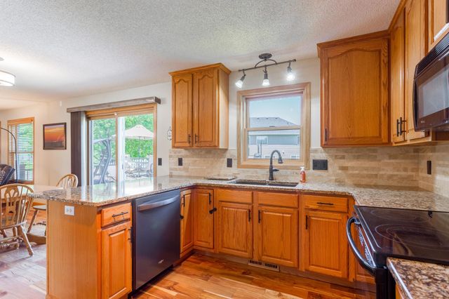 247 Pendryn Hill Circle, Woodbury, MN 55125