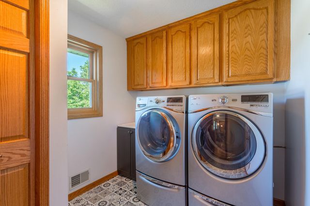 247 Pendryn Hill Circle, Woodbury, MN 55125