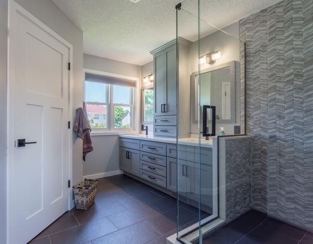 247 Pendryn Hill Circle, Woodbury, MN 55125