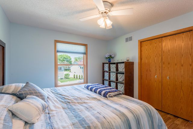 247 Pendryn Hill Circle, Woodbury, MN 55125