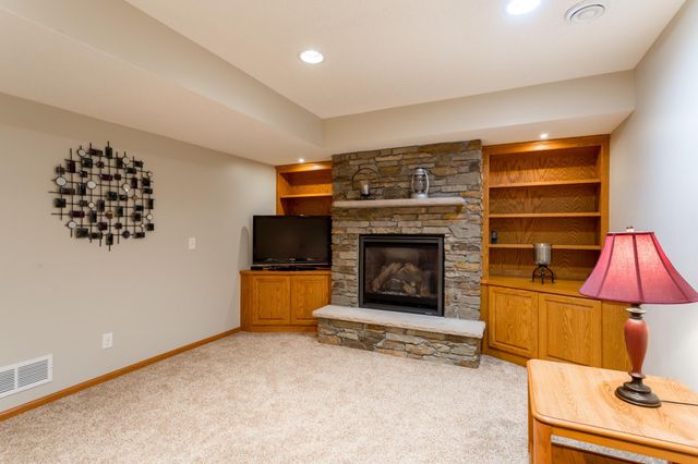 247 Pendryn Hill Circle, Woodbury, MN 55125