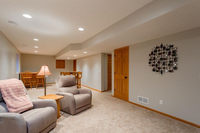 247 Pendryn Hill Circle, Woodbury, MN 55125