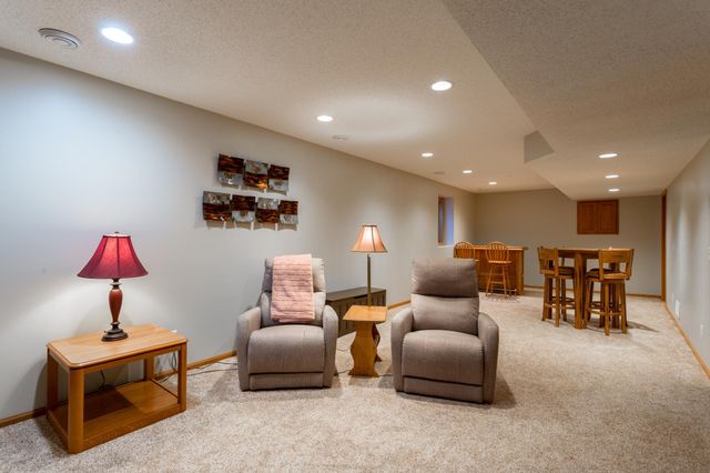 247 Pendryn Hill Circle, Woodbury, MN 55125