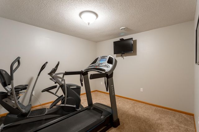 247 Pendryn Hill Circle, Woodbury, MN 55125