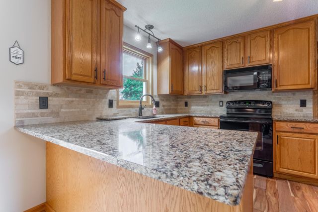 247 Pendryn Hill Circle, Woodbury, MN 55125