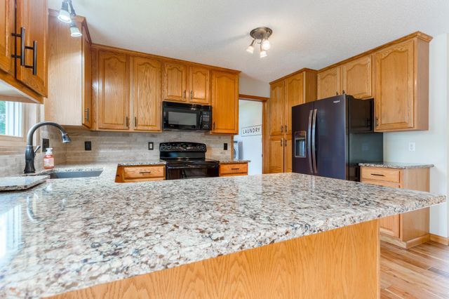 247 Pendryn Hill Circle, Woodbury, MN 55125