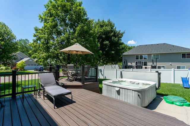 247 Pendryn Hill Circle, Woodbury, MN 55125
