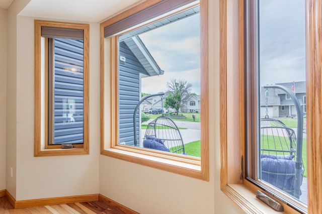 247 Pendryn Hill Circle, Woodbury, MN 55125