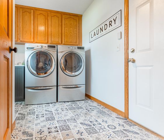 247 Pendryn Hill Circle, Woodbury, MN 55125