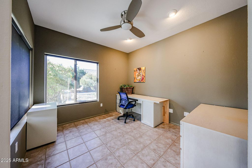 Image 10 of property listing at 17807 N NAVARRO Court, Surprise, AZ 85374