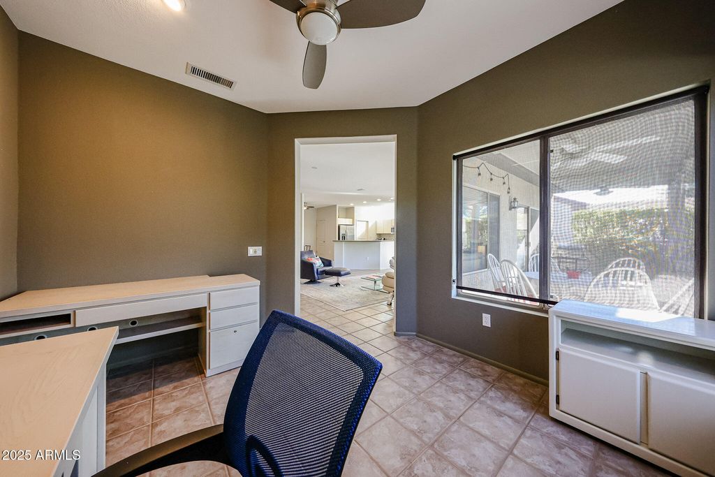 Image 11 of property listing at 17807 N NAVARRO Court, Surprise, AZ 85374