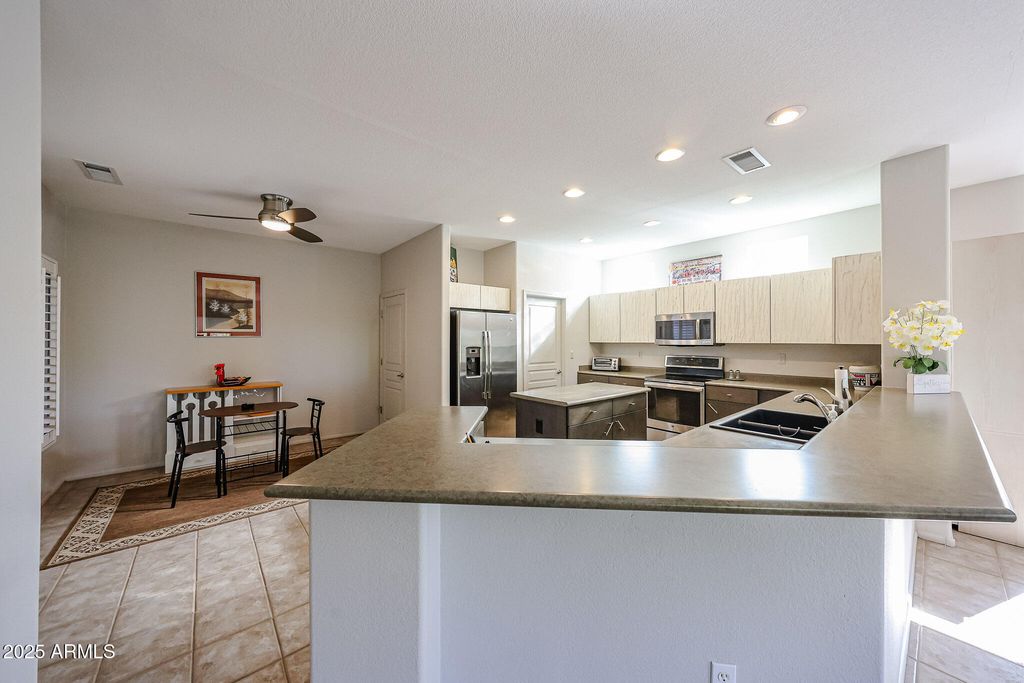 Image 13 of property listing at 17807 N NAVARRO Court, Surprise, AZ 85374
