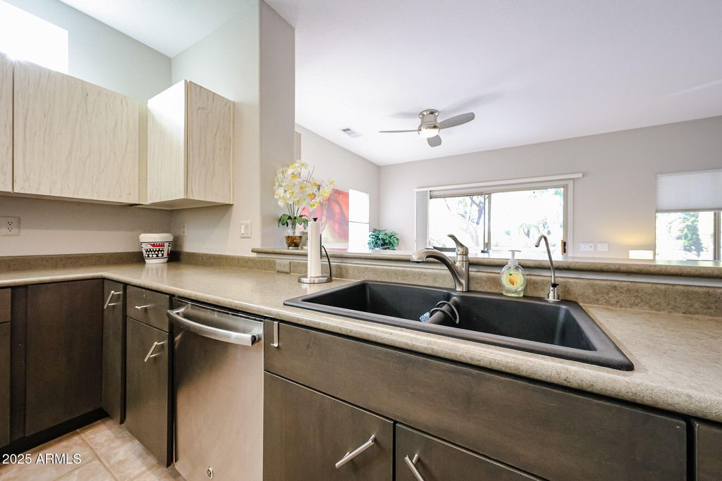 Image 16 of property listing at 17807 N NAVARRO Court, Surprise, AZ 85374