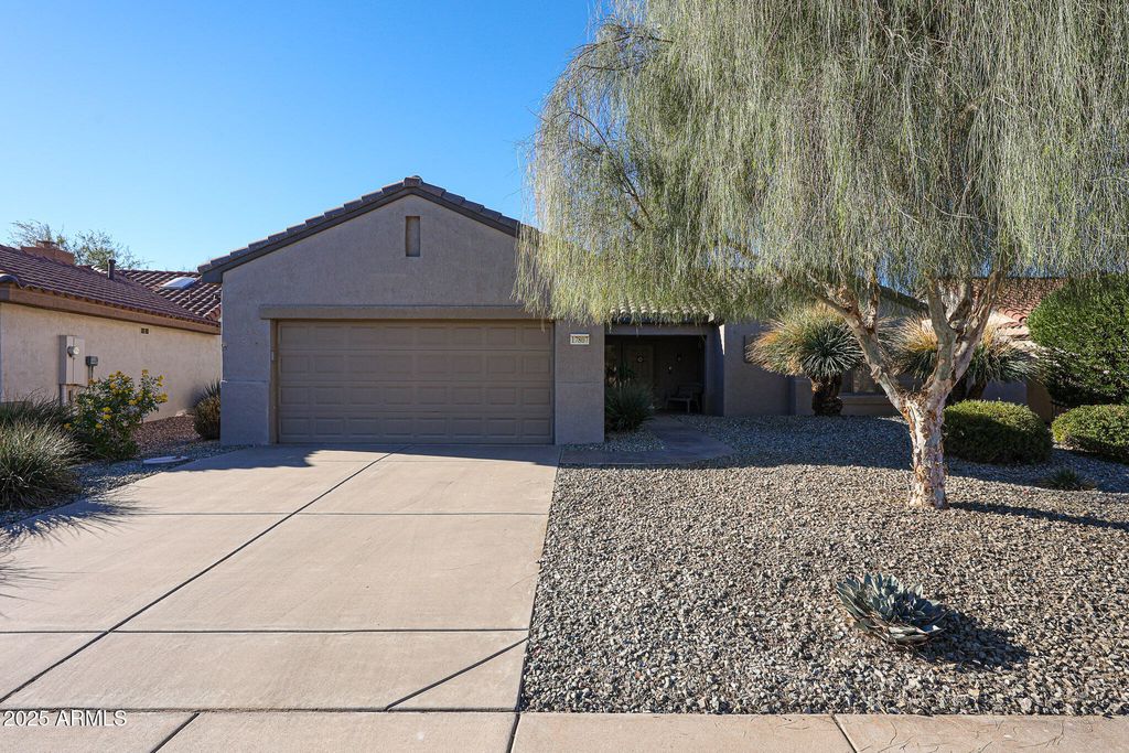 Image 2 of property listing at 17807 N NAVARRO Court, Surprise, AZ 85374