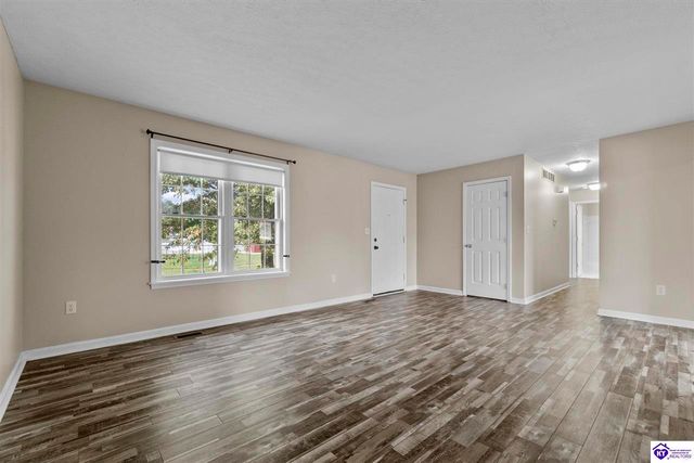 11703 Sunbeam Court, Louisville, KY 40272