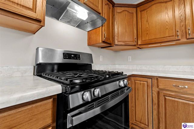 11703 Sunbeam Court, Louisville, KY 40272