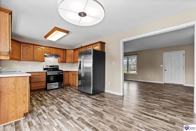 11703 Sunbeam Court, Louisville, KY 40272