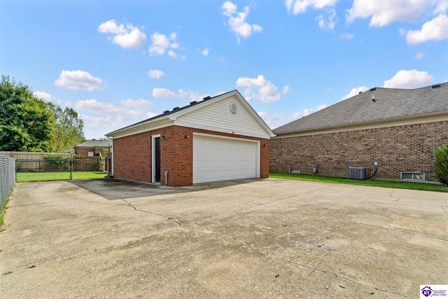 11703 Sunbeam Court, Louisville, KY 40272