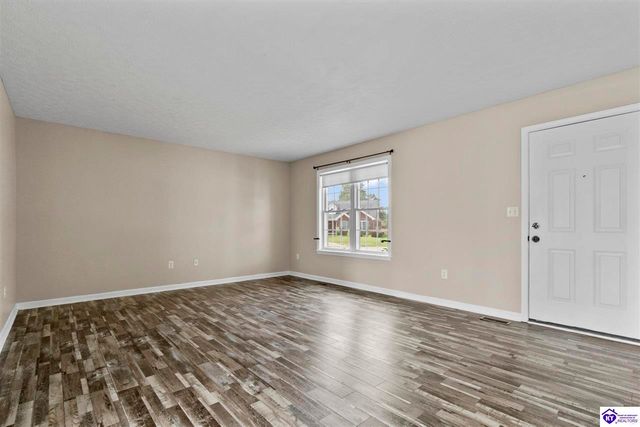 11703 Sunbeam Court, Louisville, KY 40272