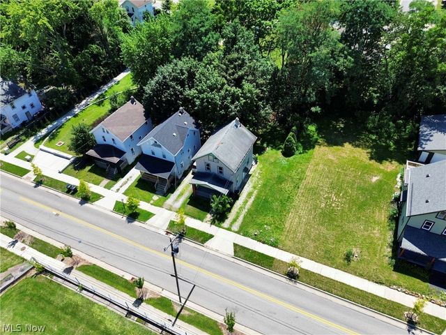 1182 5th Avenue, Akron, OH 44306