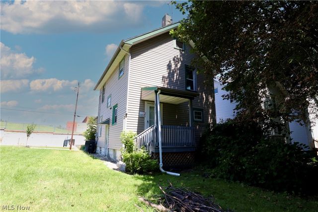 1182 5th Avenue, Akron, OH 44306