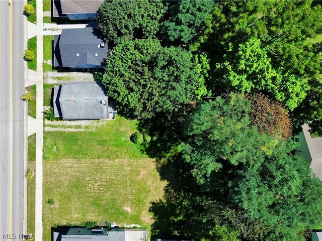 1182 5th Avenue, Akron, OH 44306