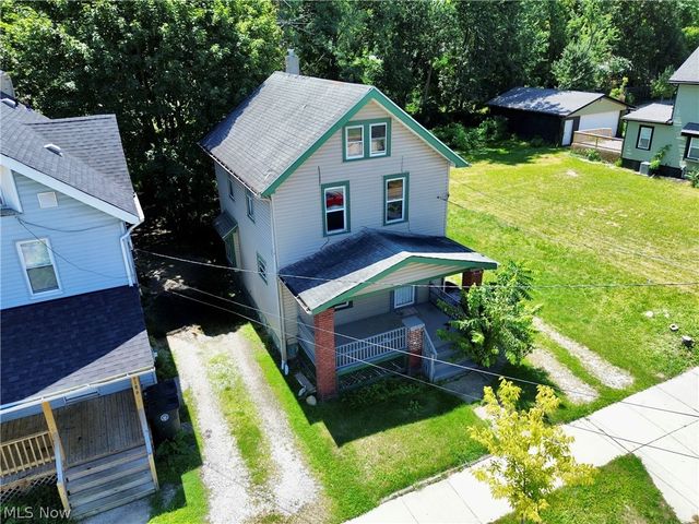 1182 5th Avenue, Akron, OH 44306