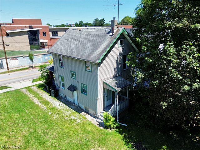 1182 5th Avenue, Akron, OH 44306