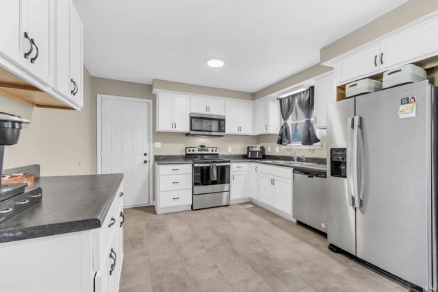 5047 Collinwood Dr, Clarksville, TN 37042