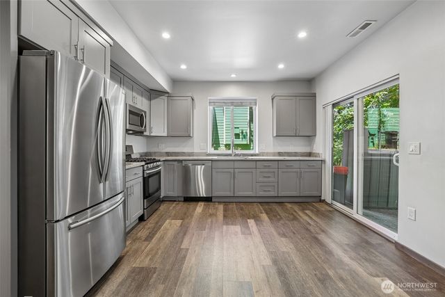 8139 4th Avenue SW, Seattle, WA 98106