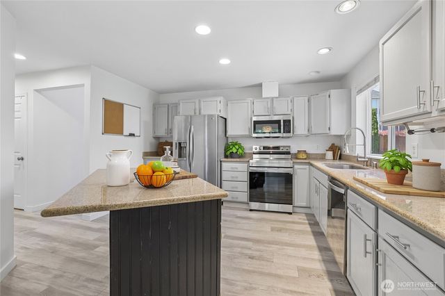 8139 4th Avenue SW, Seattle, WA 98106