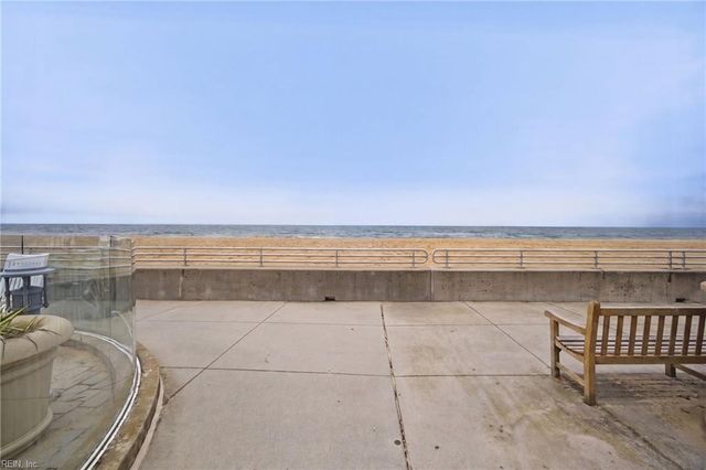 3738 Sandpiper Rd Apt 122B, Virginia Beach, VA 23456