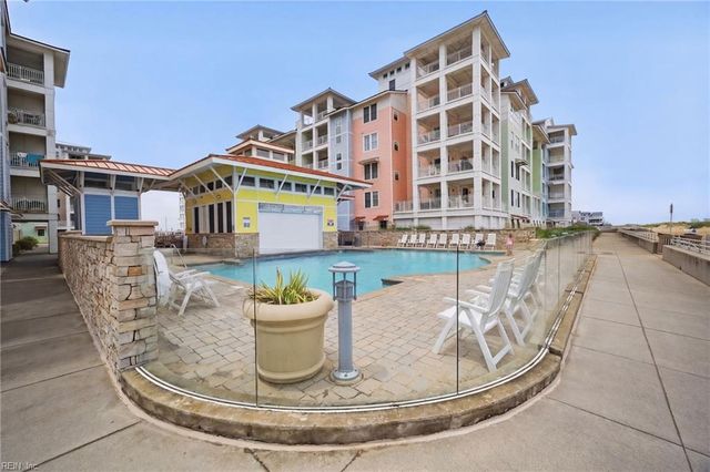 3738 Sandpiper Rd Apt 122B, Virginia Beach, VA 23456