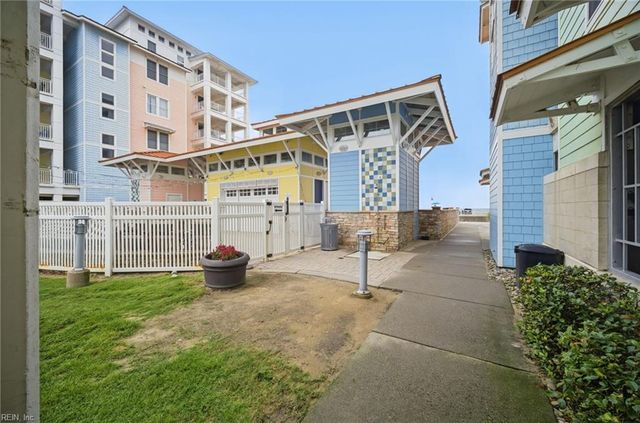 3738 Sandpiper Rd Apt 122B, Virginia Beach, VA 23456