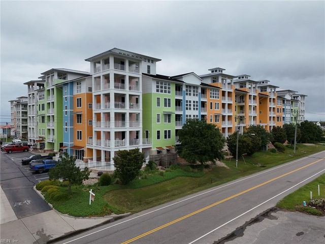 3738 Sandpiper Rd Apt 122B, Virginia Beach, VA 23456