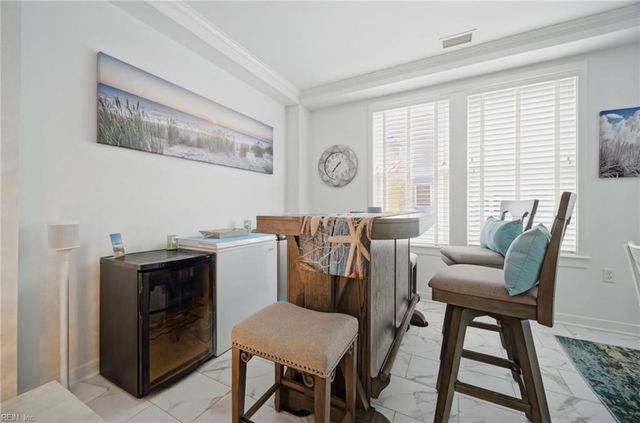 3738 Sandpiper Rd Apt 122B, Virginia Beach, VA 23456