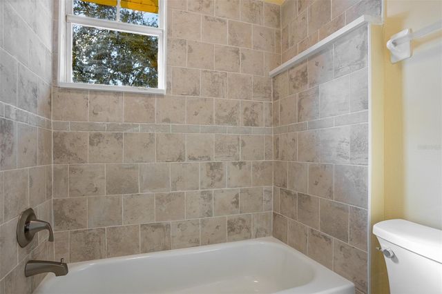 3204 W EMPEDRADO STREET, Tampa, FL 33629